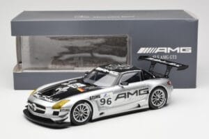 Mercedes SLS AMG GT3 #96 M. Hakkinen AMG Customer Sports 6 Hours of Zhuhai ILMC 2011 Minichamps 1:18 B66960197 Metall — Bild 6 von 6