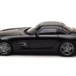 Mercedes SLS AMG Obsidian Schwarz Metallic Minichamps 1:18 - image 4 of 7