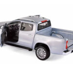 Mercedes X-Class Silber Norev 1:18 - image 2 of 2
