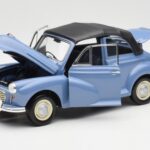 Morris Minor Cabriolet Blau Minichamps 1:18 - image 2 of 8