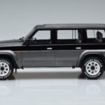 Nissan Patrol GR Y60 Grau Otto 1:18 - image 3 of 6