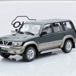 Nissan Patrol GR Y61 Grün Otto 1:18 - image 5 of 5