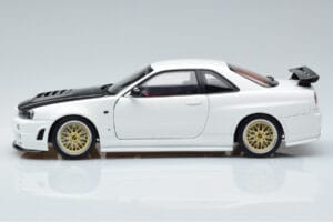 Nissan Skyline GT-R R34 Nismo Z-Tune Weiß MotorHelix 1:18 M83407 Metall — Bild 5 von 11
