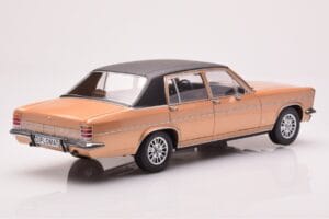 Opel Diplomat B Beige Metallic MCG 1:18 MCG18335 Metall — Bild 2 von 6