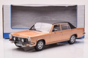 Opel Diplomat B Beige Metallic MCG 1:18 MCG18335 Metall — Bild 6 von 6