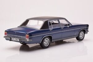 Opel Diplomat B Dunkelblau Metallic MCG 1:18 MCG18336 Metall — Bild 2 von 6