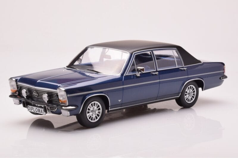Opel Diplomat B Dunkelblau Metallic MCG 1:18