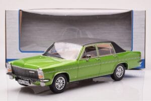 Opel Diplomat B Grün Metallic MCG 1:18 MCG18337 Metall — Bild 6 von 6