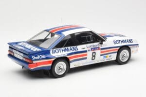 Opel Manta 400 Rothmans #8 J. McRae / I. Grindrod Lombard RAC Rally 1983 IXO 1:18 18RMC038A Metall — Bild 2 von 6