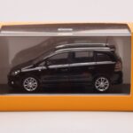 Opel Zafira B OPC Schwarz Minichamps 1:43 - image 4 of 4