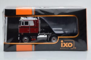 Peterbilt 352 Pacemaker Rot Weiß IXO 1:43 TR097 Metall — Bild 4 von 4