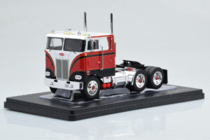 Peterbilt 352 Pacemaker Rot Weiß IXO 1:43