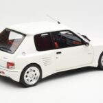 Peugeot 205 Dimma Weiß Otto 1:18 - image 2 of 6