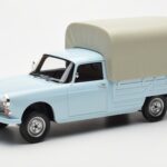 Peugeot 404 Pickup Bache Pastellblau Otto 1:18
