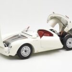 Porsche 550 Spyder 70 Jahre Edition Weiß Schuco 1:18 - image 2 of 8