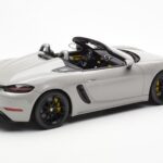 Porsche 718 Spyder Crayon Grau GT Spirit 1:18 - image 2 of 6