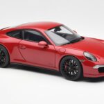 Porsche 911 991 Carrera GTS Carmine Rot Schuco 1:18 - image 6 of 8