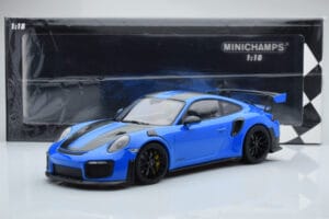 Porsche 911 GT2 RS 991.2 Weissach Package Blau Schwarze Magnesiumfelgen Minichamps 1:18 153068316 Metall — Bild 6 von 6
