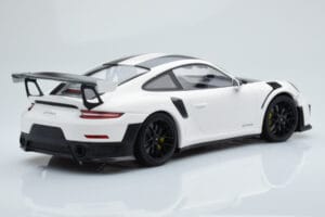 Porsche 911 GT2 RS 991.2 Weissach Package Weiß Schwarze Magnesiumfelgen Minichamps 1:18 153068309 Metall — Bild 2 von 6