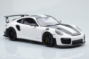 Porsche 911 GT2 RS 991.2 Weissach Package Weiß Schwarze Magnesiumfelgen Minichamps 1:18 153068309 Metall — Bild 4 von 6
