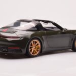 Porsche 911 992 Targa 4S Olivgrün GT Spirit 1:18 - image 2 of 6