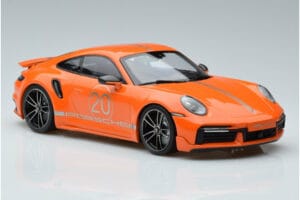 Porsche 911 992 Turbo S China 20th Anniversary Orange Minichamps 1:18 155069171 Metall — Bild 4 von 6