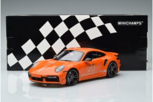 Porsche 911 992 Turbo S China 20th Anniversary Orange Minichamps 1:18 155069171 Metall — Bild 6 von 6