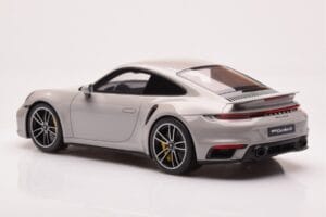 Porsche 911 992 Turbo S Crayon Grau GT Spirit 1:18 GT431 Resin — Bild 5 von 6