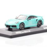 Porsche 911 992 Turbo S Mint Grün Minichamps 1:43 - image 2 of 4