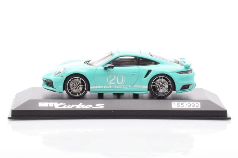 Porsche 911 992 Turbo S Mint Grün Minichamps 1:43