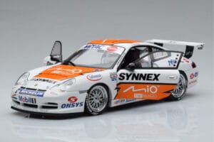 Porsche 911 996 GT3 R #1 C. Kwan Carrera Cup Asia 2004 AUTOart 1:18 80487 Metall — Bild 2 von 7