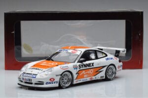 Porsche 911 996 GT3 R #1 C. Kwan Carrera Cup Asia 2004 AUTOart 1:18 80487 Metall — Bild 7 von 7