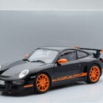 Porsche 911 997 GT3 RS Schwarz AUTOart 1:18 - image 8 of 8
