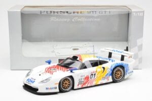 Porsche 911 GT1 #1 A. McNish / R. Sullivan / U. Alzen Rohr Motorsport Daytona 24 Hours 1998 UT Models 1:18 39611 Metall — Bild 6 von 6