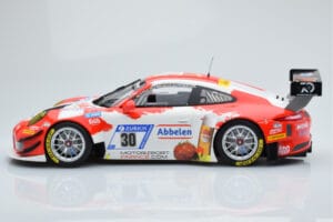 Porsche 911 GT3 R Frikadelli Racing Team #30 M. Muller / M. Arnold / F. Henzler / M. Campbell 24 Hours of Nurburgring 2018 Mi — Bild 3 von 6