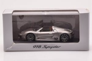 Porsche 918 Spyder Grau Metallic Minichamps 1:43 WAP0201910B Metall — Bild 4 von 4