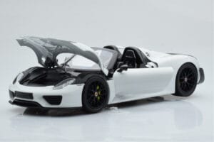 Porsche 918 Spyder Weissach Package Weiß Mit Schwarzen Rädern Minichamps 1:18 113062443 Metall — Bild 2 von 9