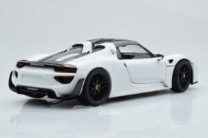 Porsche 918 Spyder Weissach Package Weiß Mit Schwarzen Rädern Minichamps 1:18 113062443 Metall — Bild 3 von 9