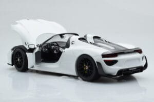 Porsche 918 Spyder Weissach Package Weiß Mit Schwarzen Rädern Minichamps 1:18 113062443 Metall — Bild 6 von 9