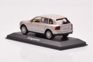 Porsche Cayenne 9PA Beige Minichamps 1:43 WAPC2000513 Metall — Bild 3 von 4