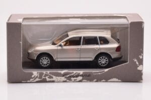 Porsche Cayenne 9PA Beige Minichamps 1:43 WAPC2000513 Metall — Bild 4 von 4