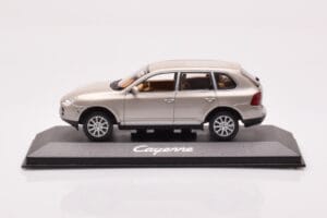 Porsche Cayenne 9PA Beige Minichamps 1:43