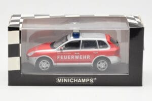 Porsche Cayenne S Feuerwehr Minichamps 1:43 WAPC02060116 Metall — Bild 4 von 4