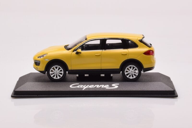 Porsche Cayenne 92A Sandgelb Minichamps 1:43