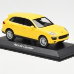 Porsche Cayenne 92A Gelb MaxiChamps 1:43 - image 3 of 4