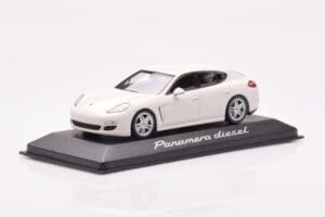 Porsche Panamera 970 Diesel Carrara Weiß Minichamps 1:43 WAP0200090C Metall — Bild 2 von 4
