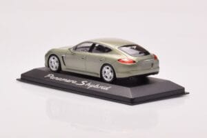 Porsche Panamera 970 S Hybrid Critall Grün Minichamps 1:43 WAP0205010A Metall — Bild 3 von 4