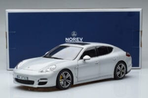 Porsche Panamera 970 Turbo Silber Norev 1:18 187609 Metall — Bild 7 von 7