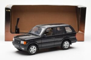 Range Rover P38 4.6 HSE Schwarz Metallic AUTOart 1:18 70017 Metall — Bild 2 von 9