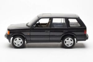 Range Rover P38 4.6 HSE Schwarz Metallic AUTOart 1:18 70017 Metall — Bild 4 von 9